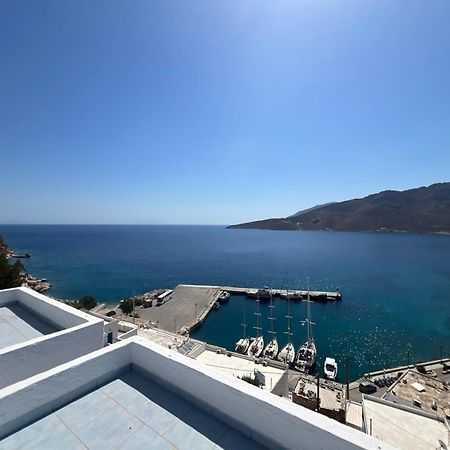 Marinas Studios Livadia  Стая снимка