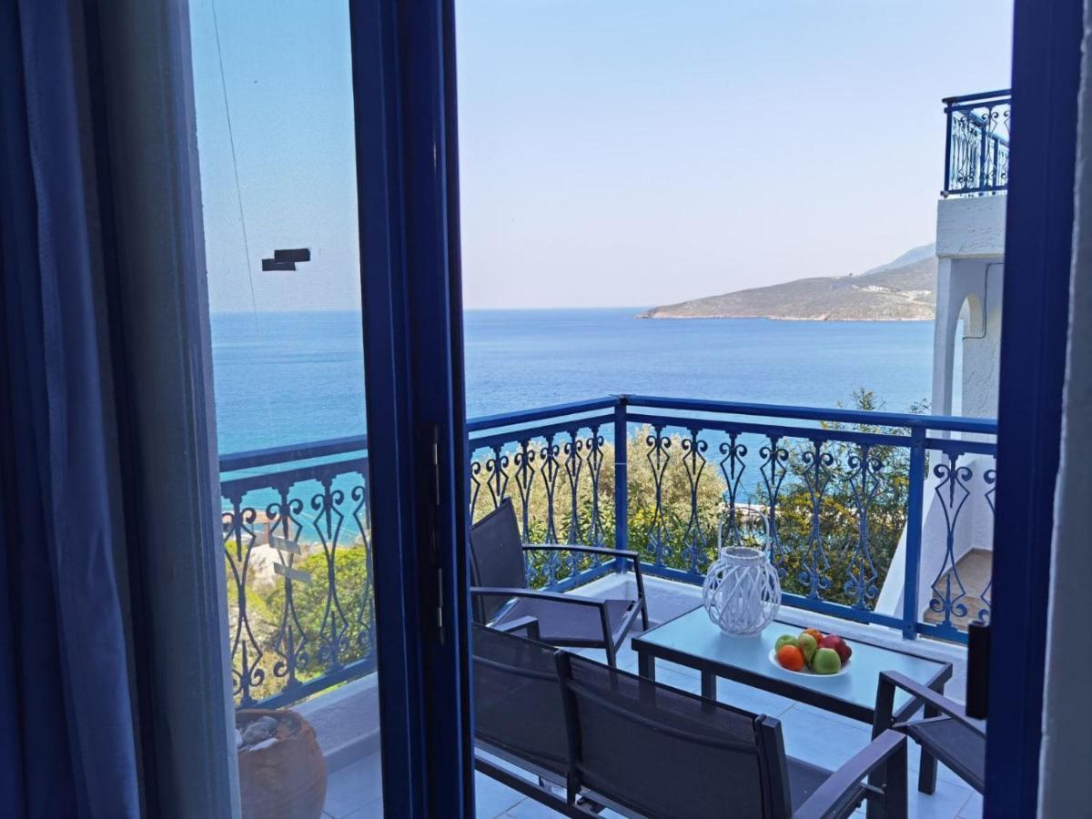 Marinas Studios Livadia  Екстериор снимка