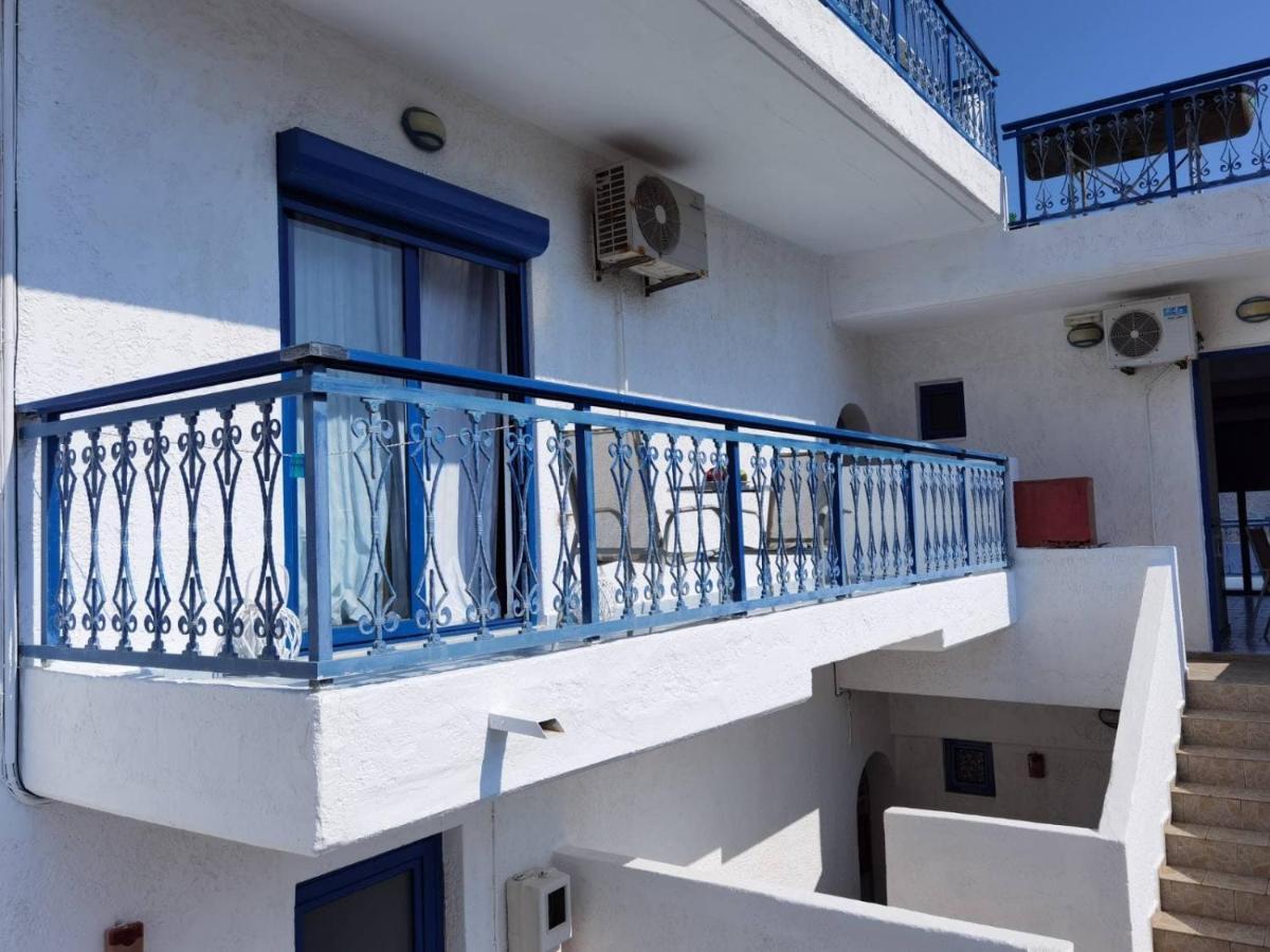 Marinas Studios Livadia  Екстериор снимка