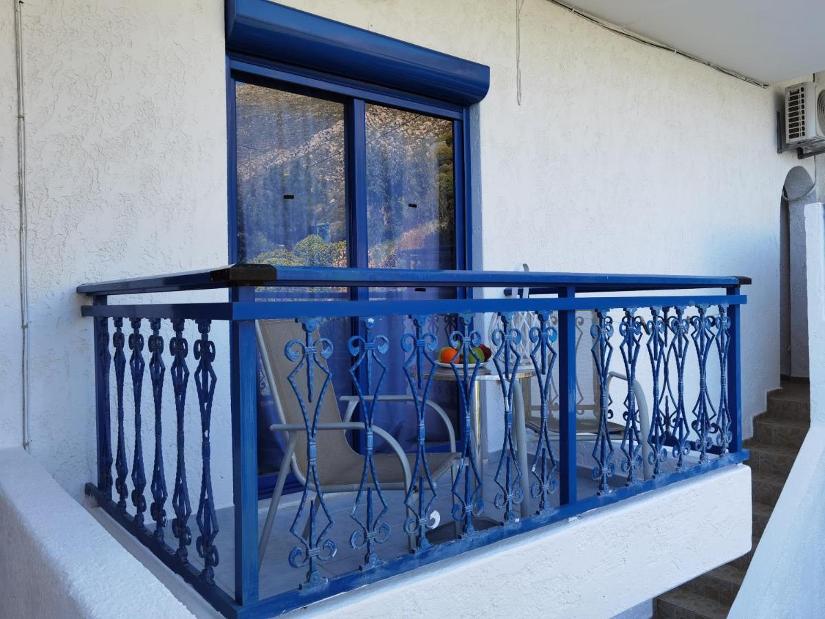 Marinas Studios Livadia  Екстериор снимка