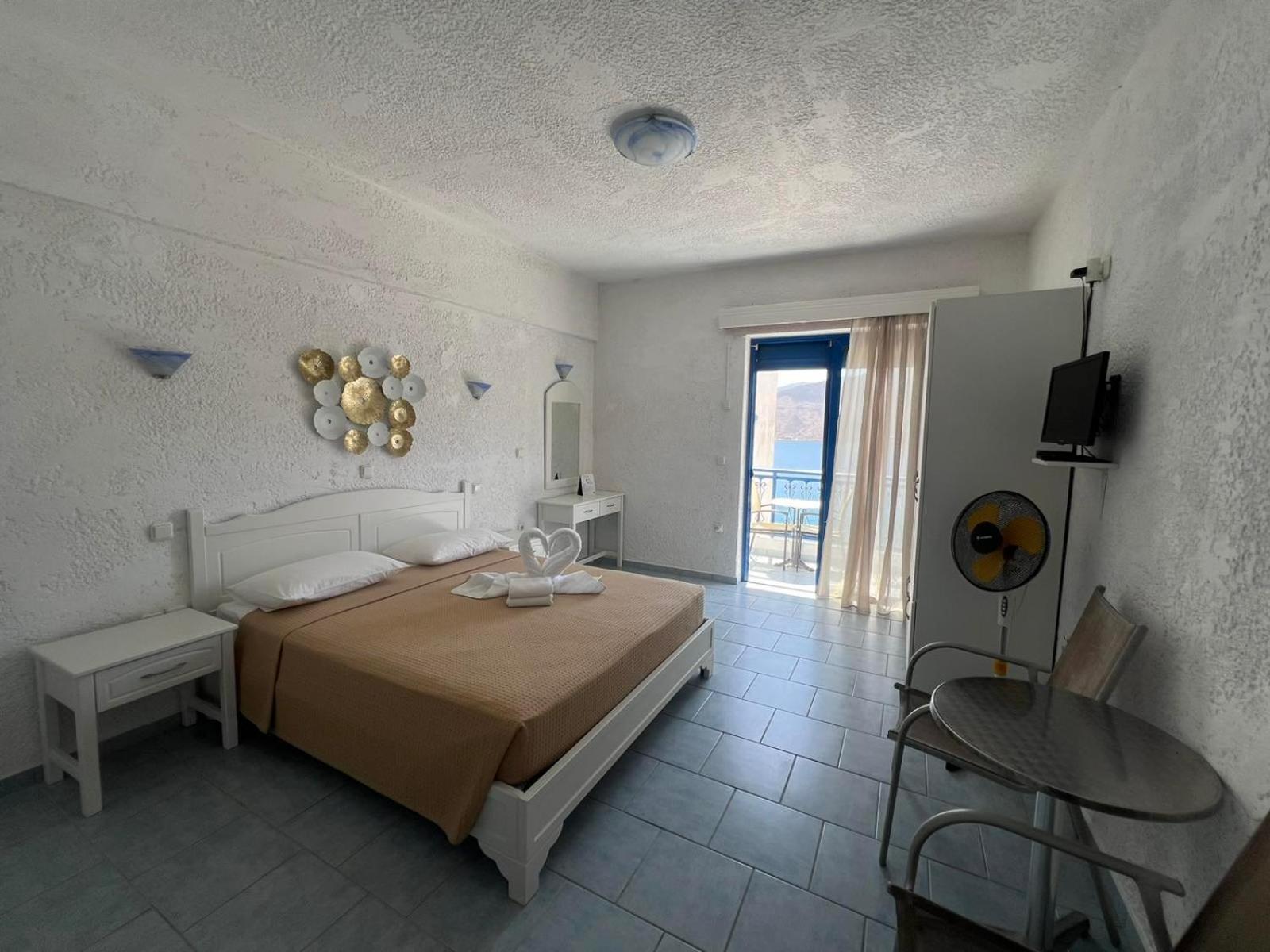 Marinas Studios Livadia  Екстериор снимка